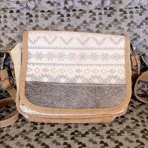 Myra bag crossbody